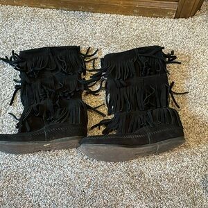 Black fringe Minnetonka boots
